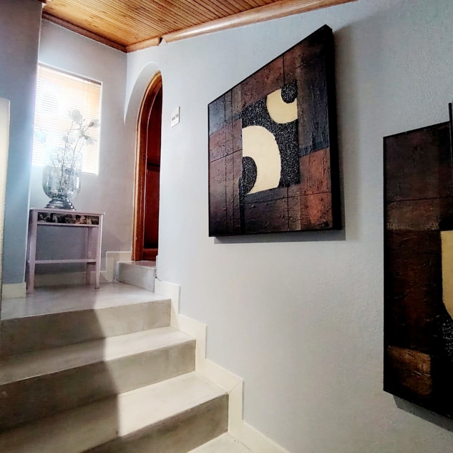 5 Bedroom Property for Sale in Beacon Bay Eastern Cape